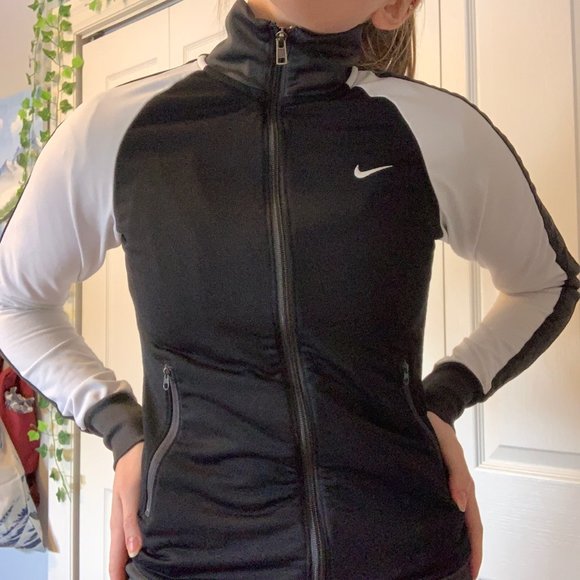 Nike Sweaters - Nike jacket/sweater